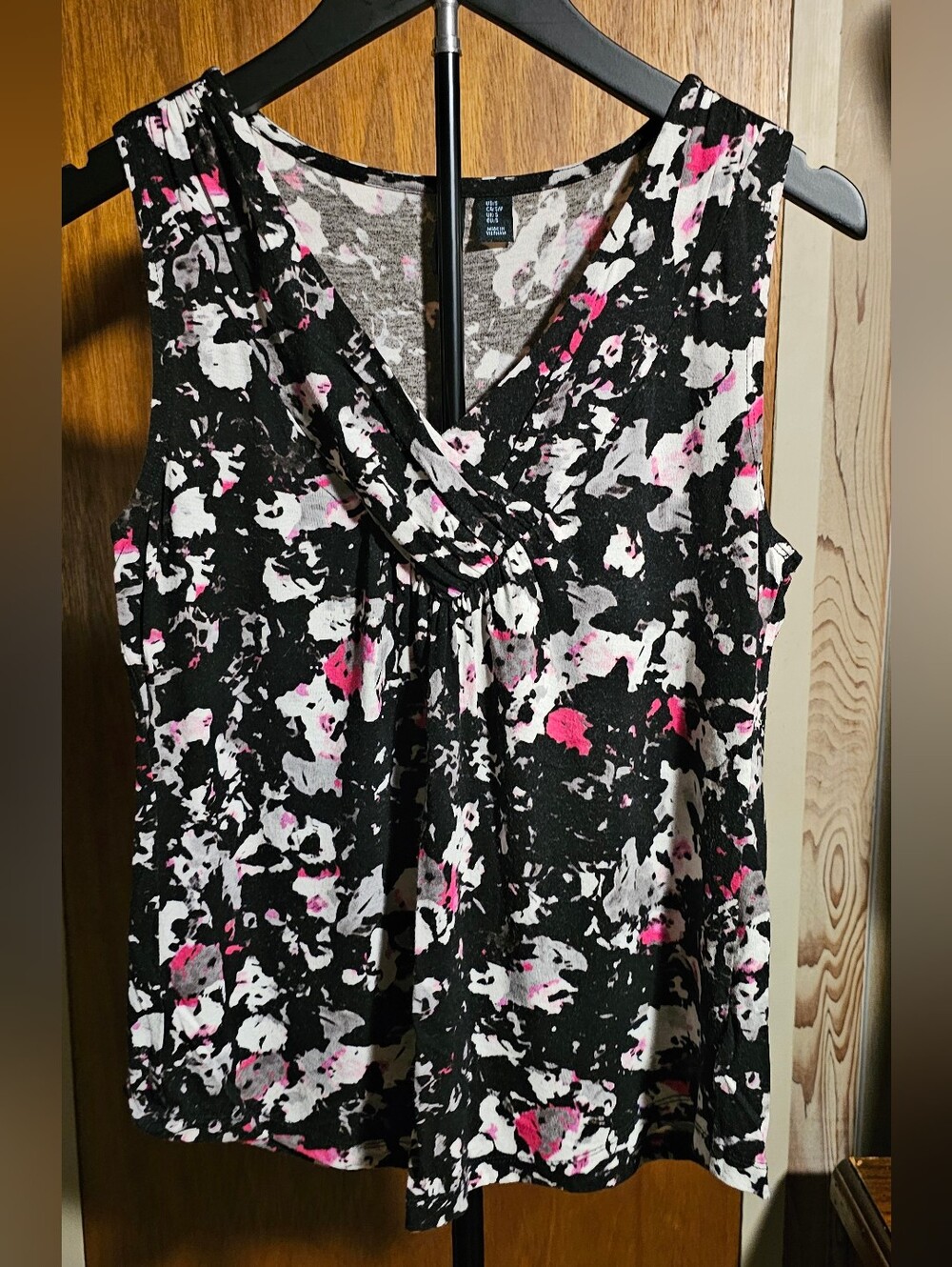 Cynthia Rowley Black, White & Pink Twist-Front Sleeveless Tank